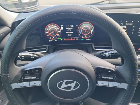Used 2024 Hyundai Elantra Blue image 24