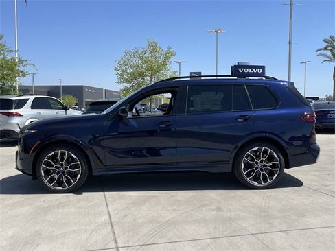 New 2026 BMW X7 M60i image 9