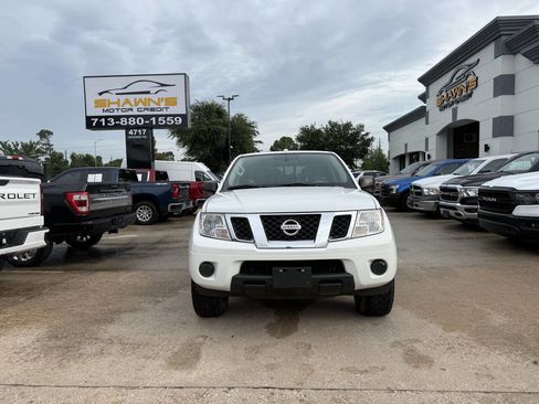 Used 2017 Nissan Frontier SV RWD image 35
