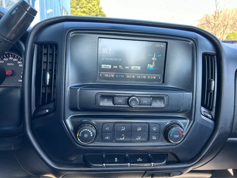 Used 2018 GMC Sierra 2500 4x4 Regular Cab image 10