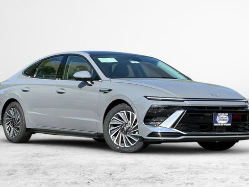 New 2026 Hyundai Sonata Limited FWD image 2