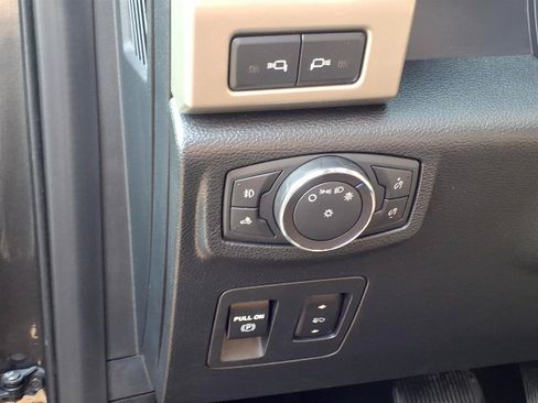 Used 2019 Ford F150 Lariat w/ Equipment Group 502A Luxury AWD/4WD image 19
