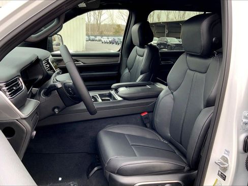 New 2026 Jeep Grand Wagoneer L Limited w/ Premium Group II image 9