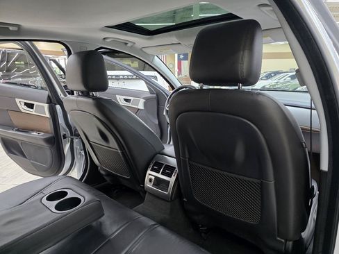 Used 2014 Jaguar XF RWD image 23