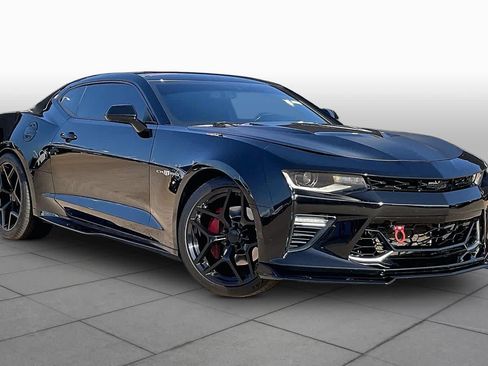 Used 2017 Chevrolet Camaro SS RWD image 4