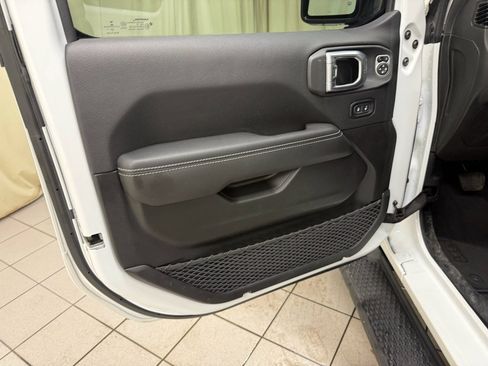 Used 2023 Jeep Wrangler Sahara w/ Cold Weather Group image 18