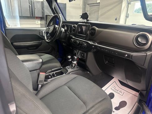 Used 2018 Jeep Wrangler Sport AWD/4WD image 29