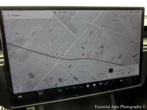 Used 2022 Tesla Model S Plaid image 18