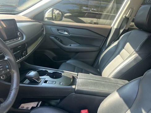 Used 2023 Nissan Rogue SV w/ SV Premium Package image 19