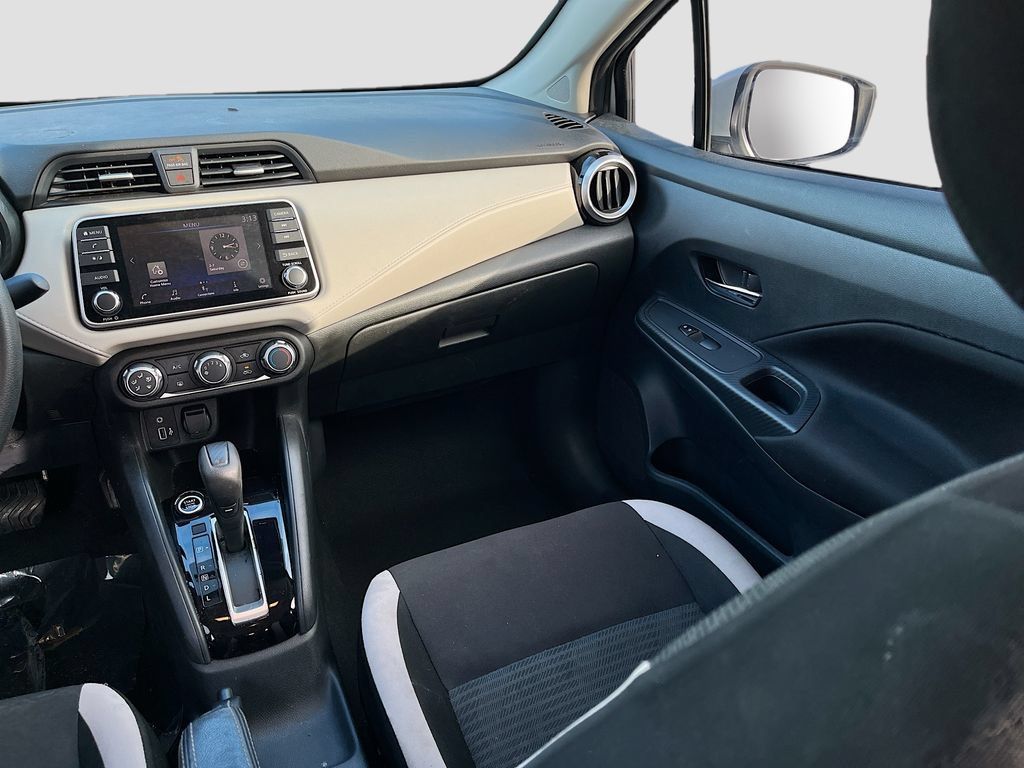Used 2022 Nissan Versa SV FWD image 23
