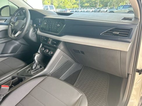 Certified 2023 Volkswagen Taos SE FWD image 31
