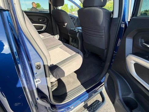 Used 2021 Nissan Titan SV w/ SV Convenience Package AWD/4WD image 34