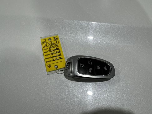 Used 2025 Hyundai Palisade Limited AWD/4WD image 48