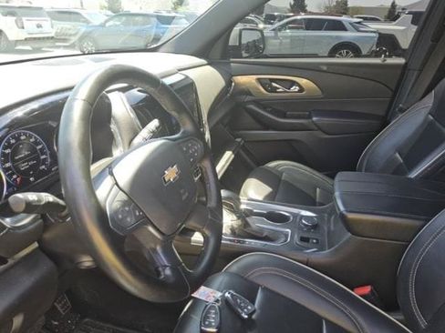 Used 2023 Chevrolet Traverse Premier AWD/4WD image 8