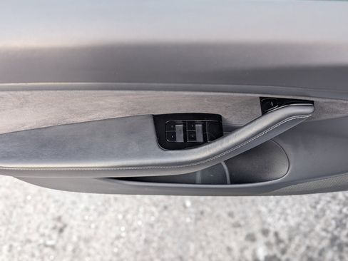 Used 2018 Tesla Model 3 Long Range image 33