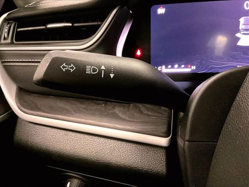 Used 2023 Jeep Grand Cherokee Limited image 30