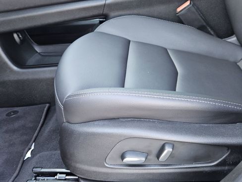 New 2025 Cadillac XT5 Luxury image 26