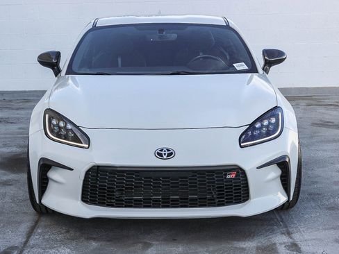 Used 2023 Toyota GR86 Premium w/ ALL Weather Mat Package (TMS) image 2