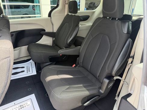 Used 2024 Chrysler Voyager LX FWD image 23