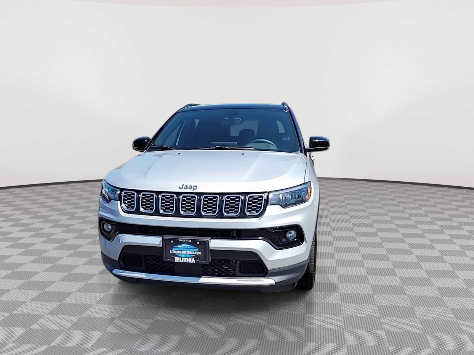 Used 2025 Jeep Compass Limited AWD/4WD image 3