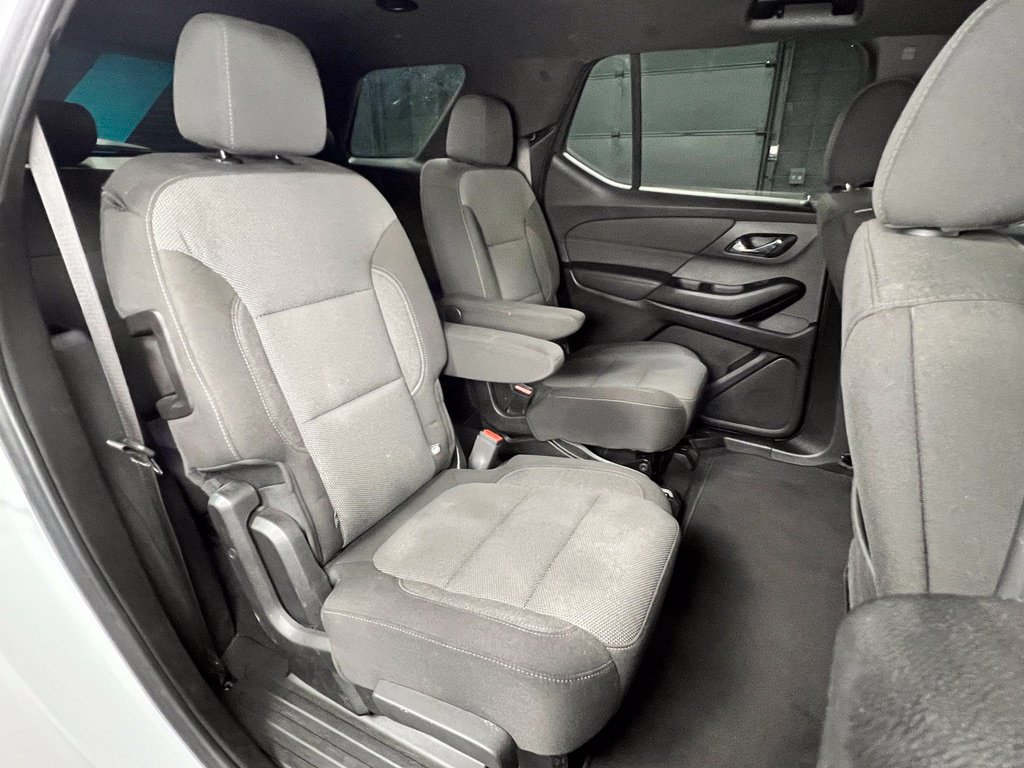 Used 2023 Chevrolet Traverse LT FWD image 19