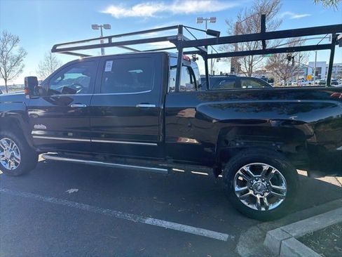 Used 2018 Chevrolet Silverado 2500 High Country w/ Duramax Plus Package image 13