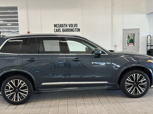 Used 2025 Volvo XC90 T8 Plus w/ Protection Package Premier AWD/4WD image 4