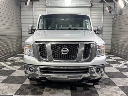 Used 2019 Nissan NV 3500 SL image 3