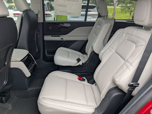 New 2025 Lincoln Aviator Reserve image 16