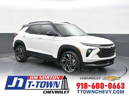 New 2026 Chevrolet TrailBlazer RS w/ Convenience Package AWD/4WD image 1