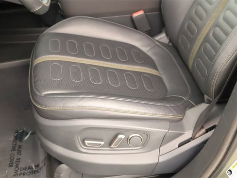 Used 2022 Rivian R1S Launch Edition image 24