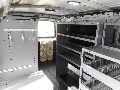 Used 2016 Chevrolet Express 2500 RWD image 20