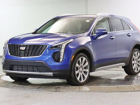 Used 2023 Cadillac XT4 Premium Luxury w/ Cold Weather Package AWD/4WD image 3