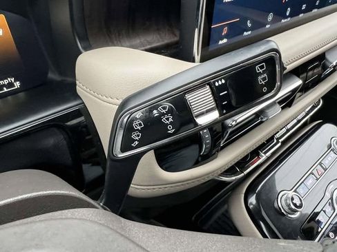 Certified 2022 Lincoln Nautilus Reserve image 30