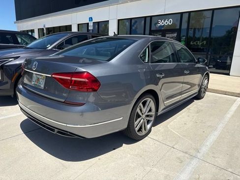 Used 2016 Volkswagen Passat 1.8T R-Line w/ R-Line Lighting Package FWD image 3