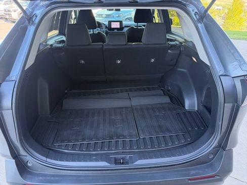 Used 2022 Toyota RAV4 LE AWD/4WD image 13