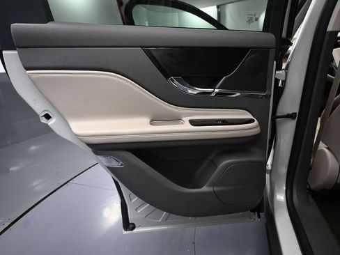 Used 2023 Lincoln Corsair Reserve image 35