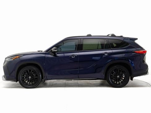 Used 2023 Toyota Highlander XSE image 2