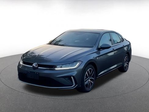 Used 2025 Volkswagen Jetta SE image 10