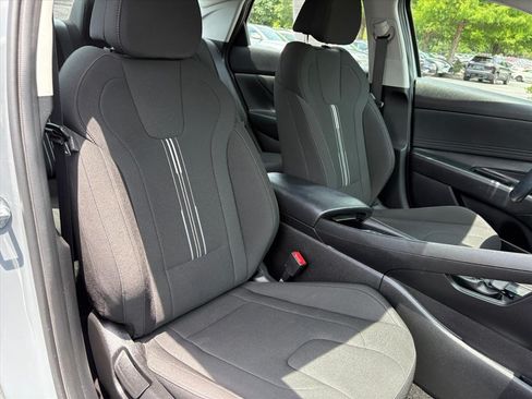 Certified 2021 Hyundai Elantra SEL w/ Convenience Package FWD image 16