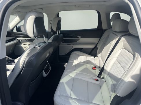 New 2026 Lincoln Nautilus Reserve AWD/4WD image 10