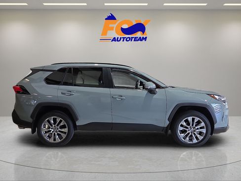 Used 2023 Toyota RAV4 XLE Premium FWD image 4
