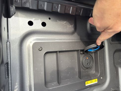 New 2025 Ford Ranger Lariat w/ FX4 Off-Road Package image 15