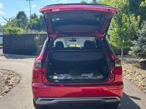 New 2025 Mitsubishi Outlander SE image 15