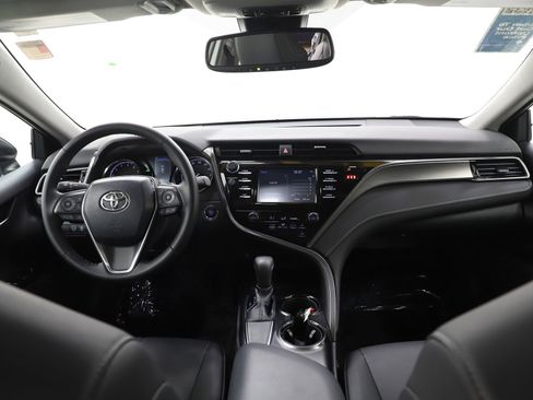 Used 2019 Toyota Camry SE w/ Convenience Package image 15