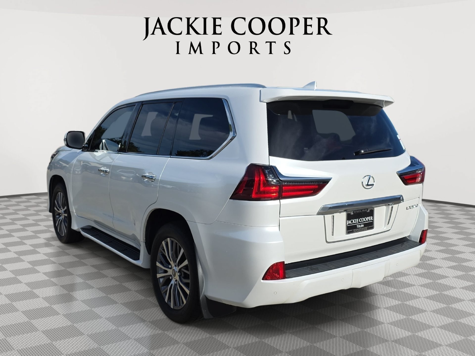 Used 2019 Lexus LX 570 4WD w/ Luxury Package image 7