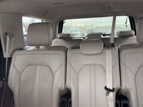 Used 2024 Ford Expedition Limited image 50