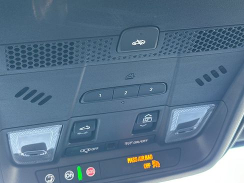 Used 2025 Cadillac XT5 Premium Luxury image 24