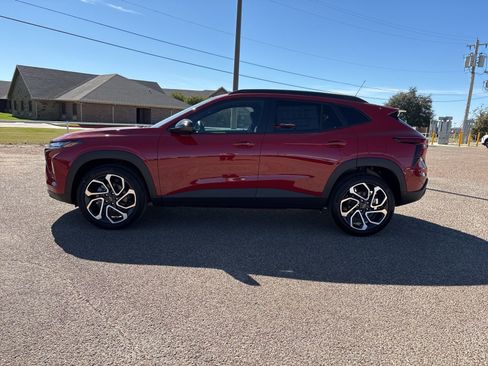 New 2026 Chevrolet Trax RS w/ Sunroof Package image 2
