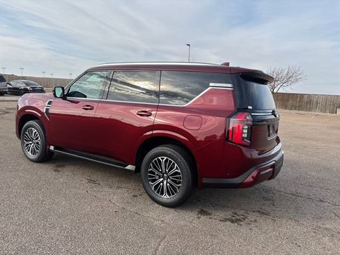 New 2025 Nissan Armada SL w/ Captain's Chari Seat Package image 4